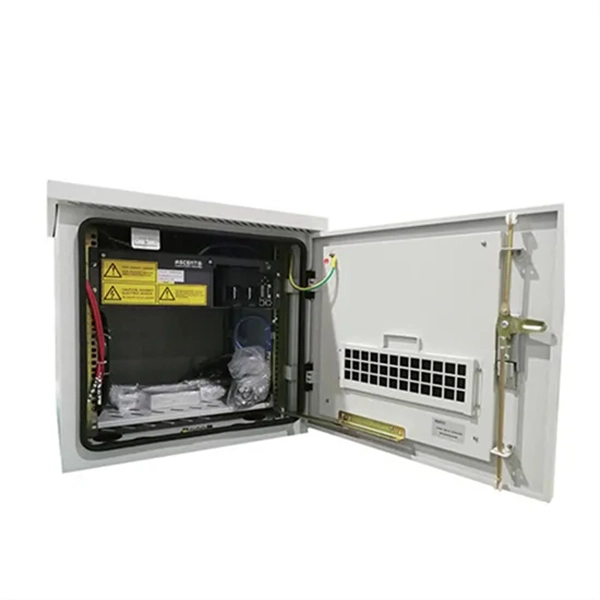 What size holes are needed in fiber optic cable junction boxes 